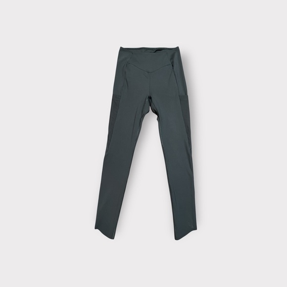 Gymshark Pants - Gym Shark Black Laser Cut Training Legging with Pockets Size MEDIUM